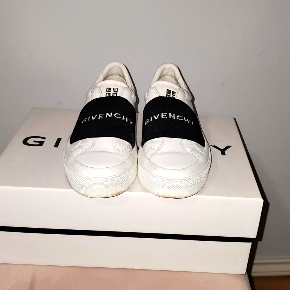 Givenchy City sport sneakers in leather with Givenchy strap size 39.5